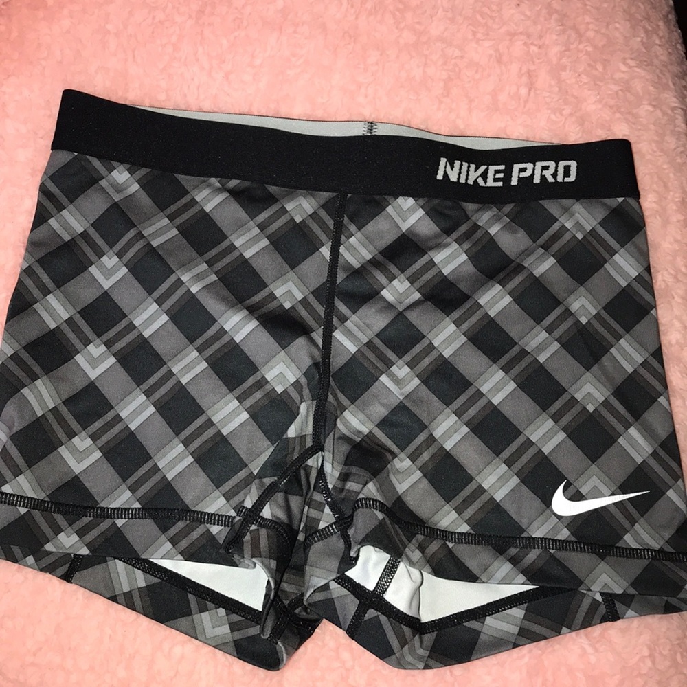 Black Pattern Nike Pros